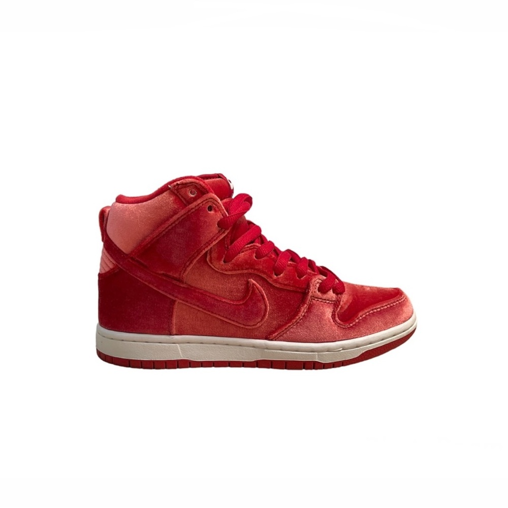 Nike SB Dunk High Premium 'Red Velvet'